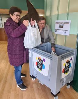 El Ayuntamiento impulsa una campaña de recogida de alimentos que se entregarán al Centro de Recursos Solidarios de Narón. 